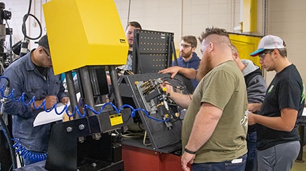 Students in manufacturing lab
